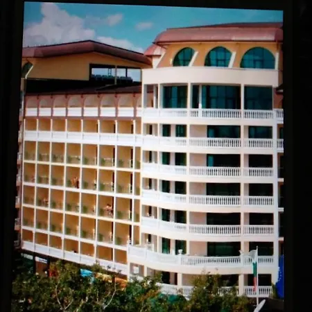 Lägenhet Planeta Hotel- Miramar Апартамент A